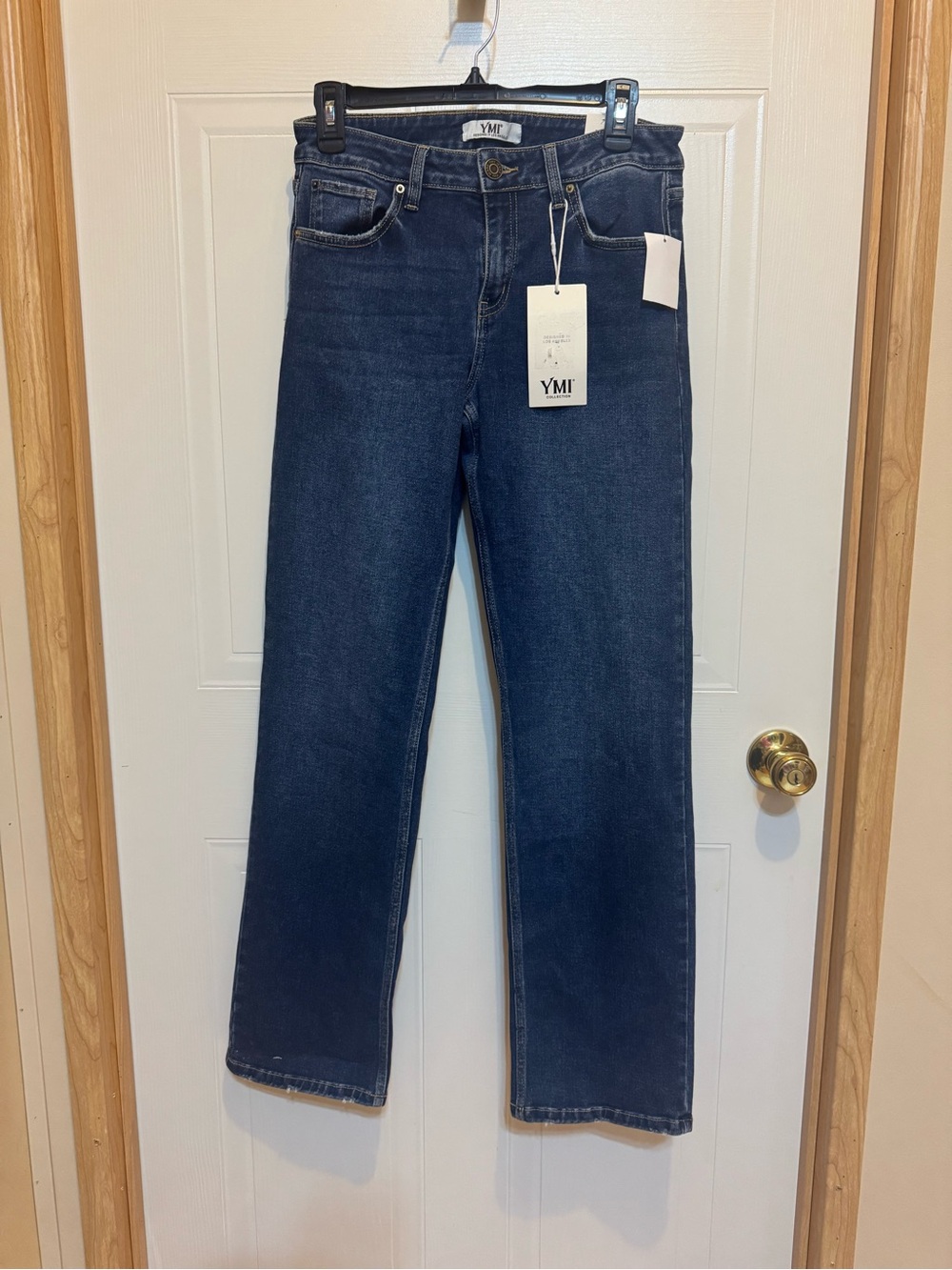 YMI Sz 3 Mid Rise Straight Leg Jeans NWT😊😊